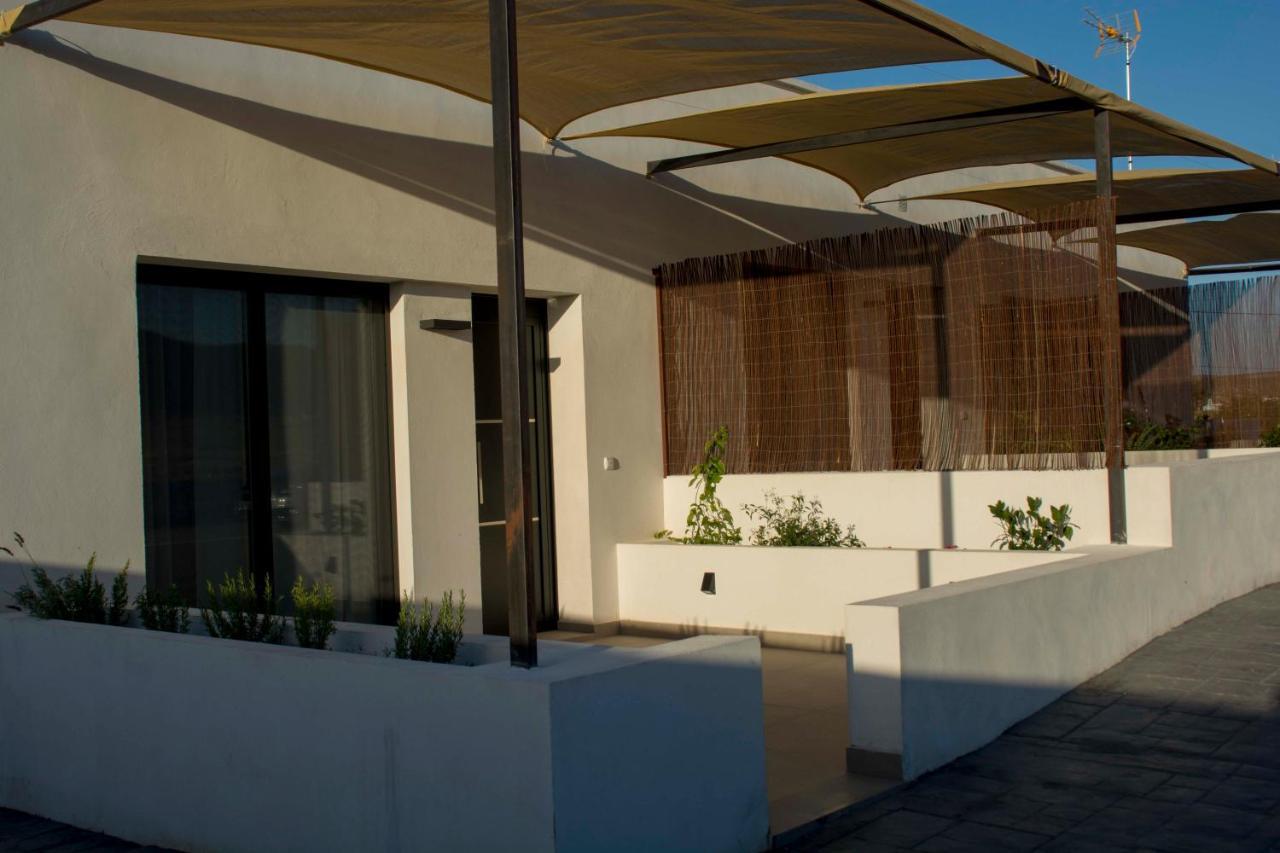 Apartamentos Madreselva Fernan Perez Exterior photo